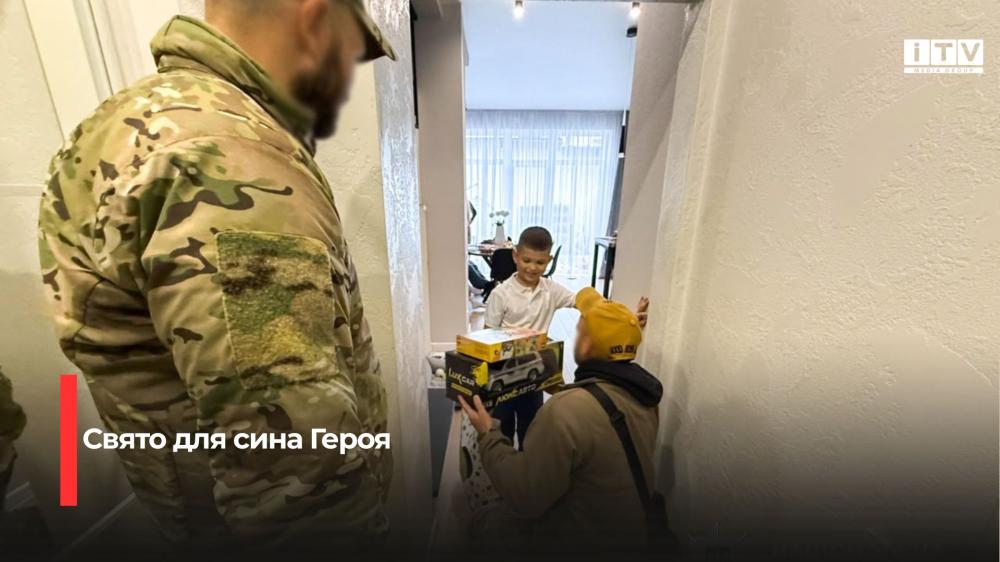 Поліцейські Рівненщини привітали з 8-річчям сина загиблого спецпризначенця КОРДу