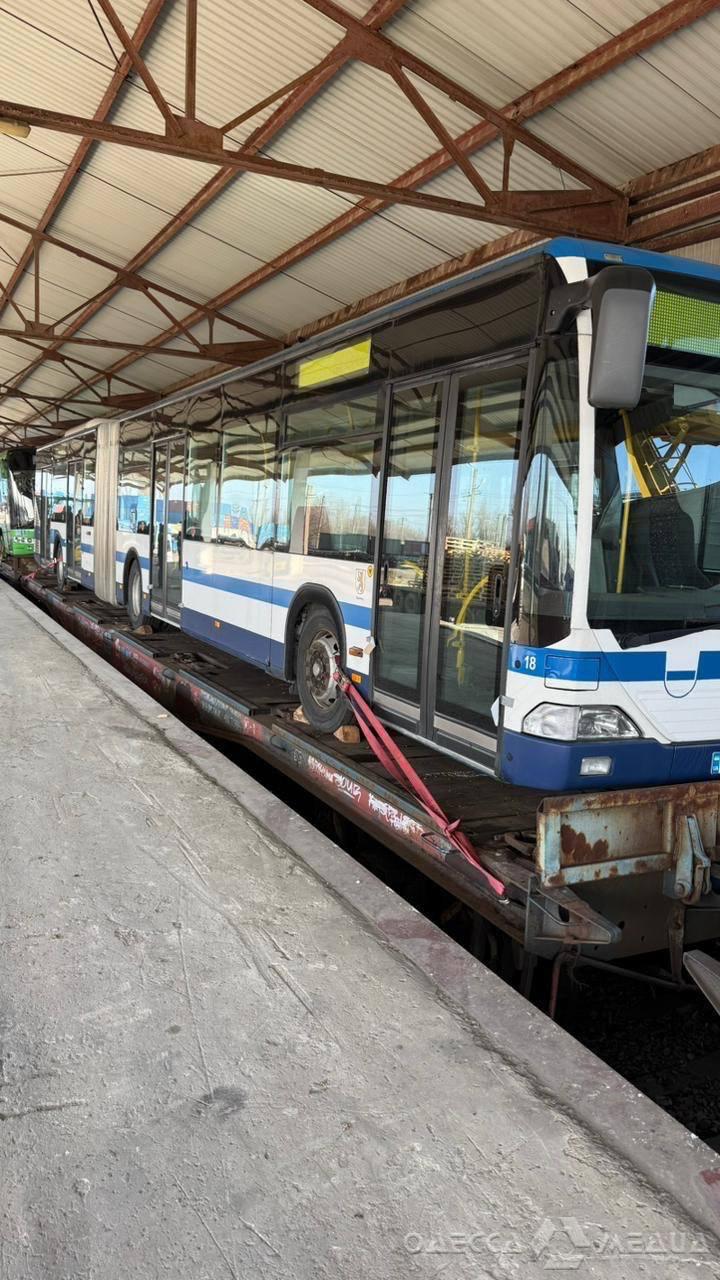 До Одеси з Київської області вже прибули 5 нових міських автобусів