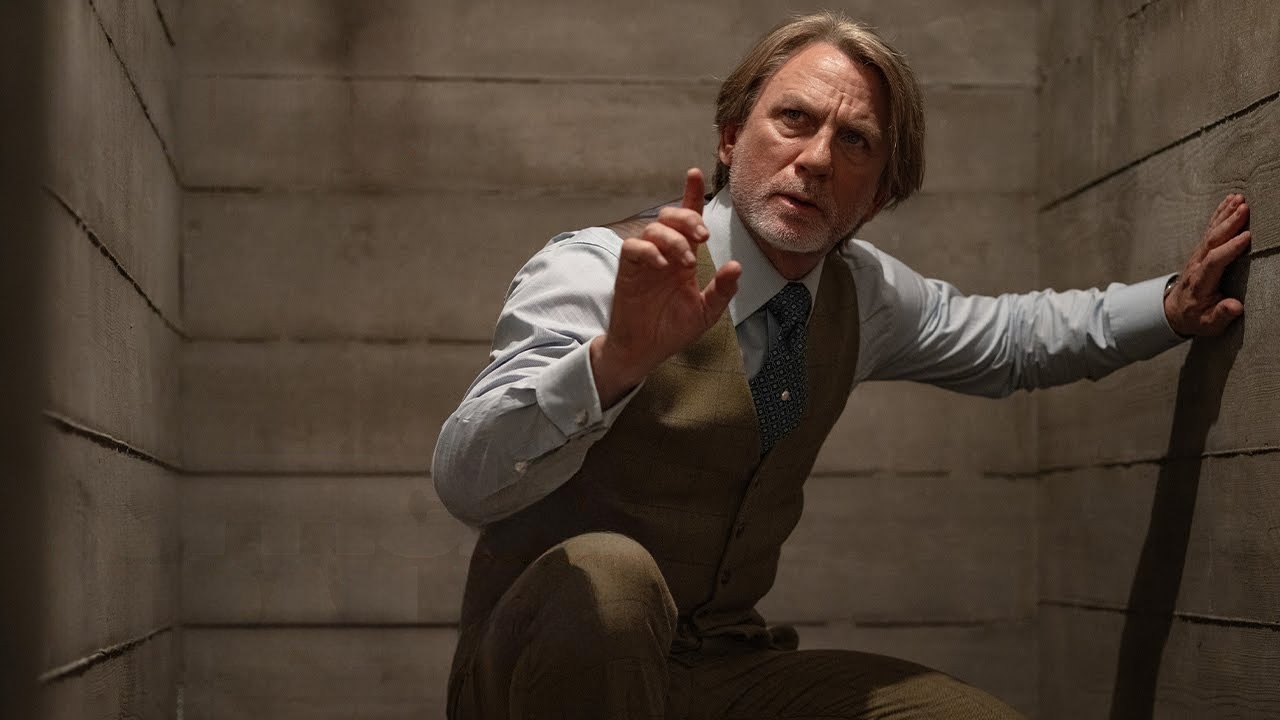 З ненависті не будують храмів – лише могили. Рецензія на фільм «Ножі наголо: Прокинься, покійнику»