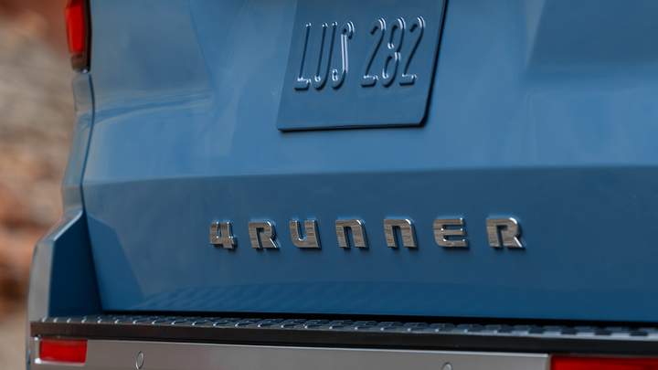 Toyota поделилась изображением нового 4Runner