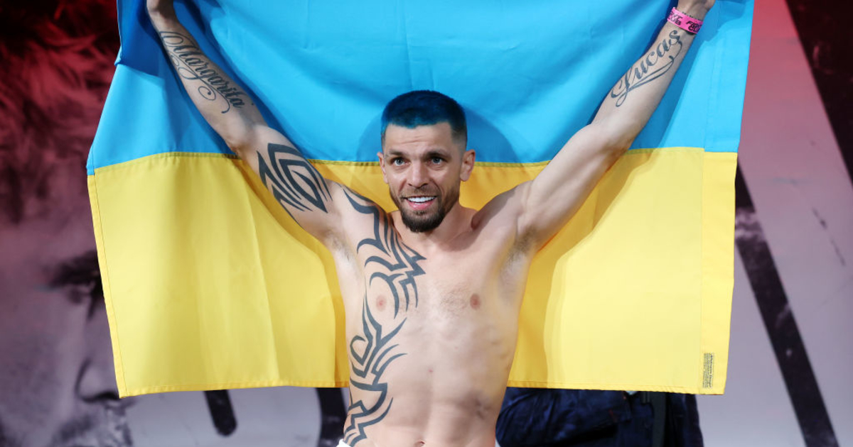 Одиозный украинский боксер отмечен флагом США на постере следующего боя