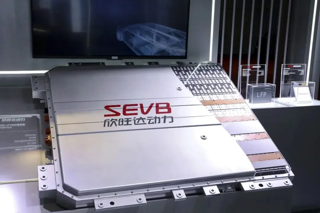 Акумулятор, що заряджається за 9 хвилин: у Китаї показали нову технологію для електромобілів