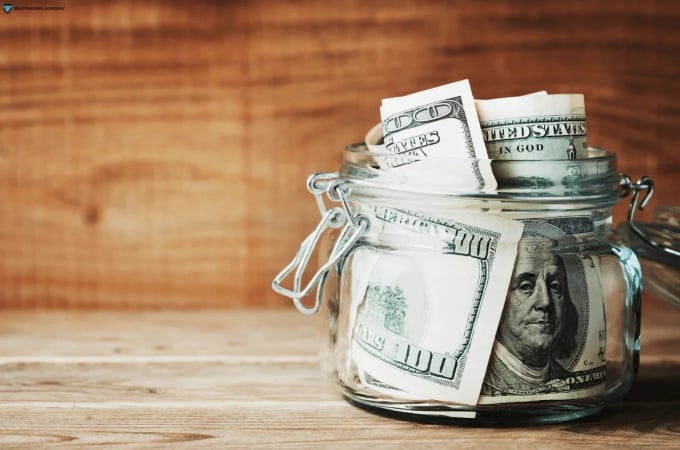 Названы страны, где население откладывает наибольшую долю доходов