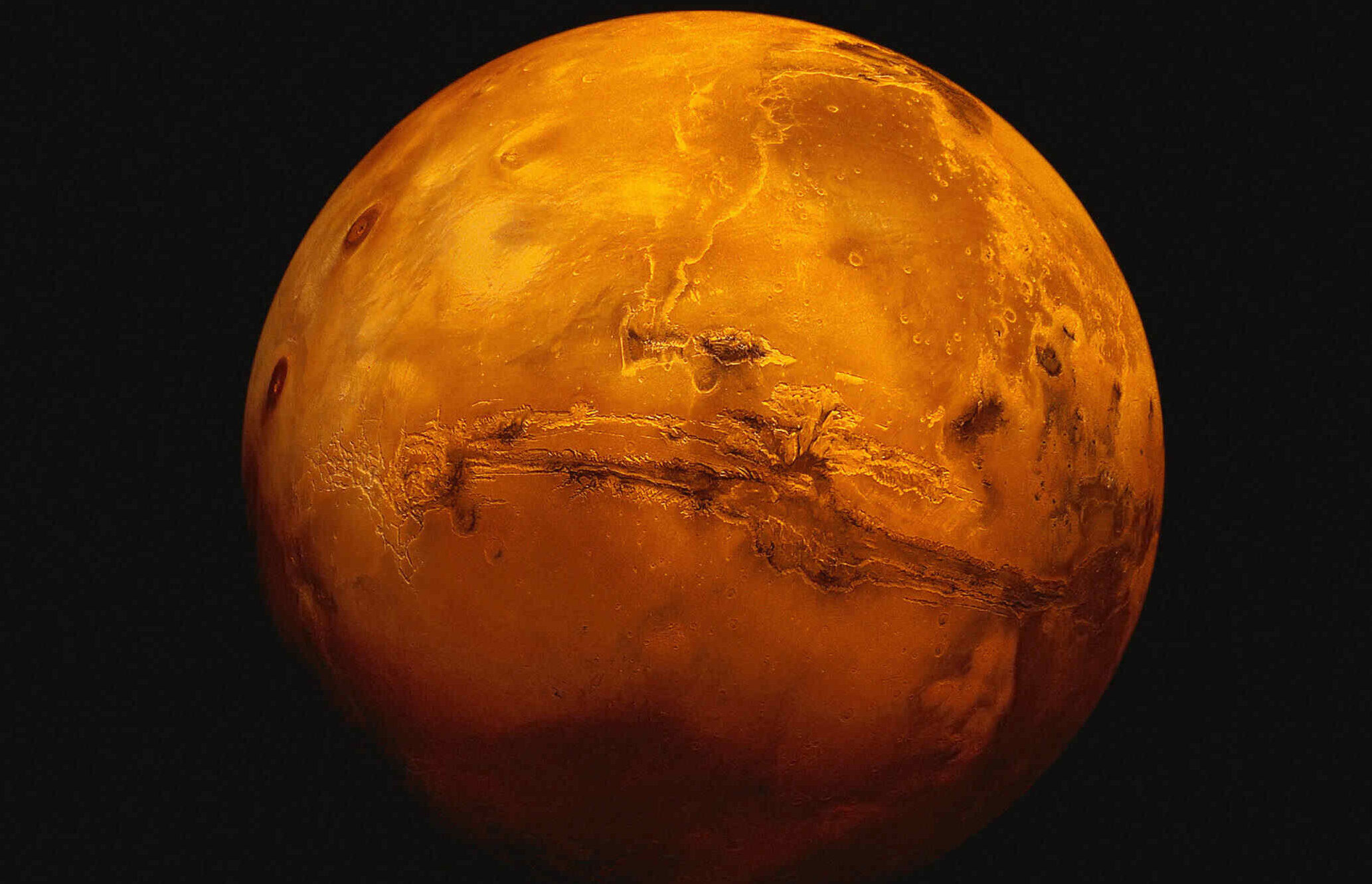 На Марсі знайшли вулкан, під яким може бути вода