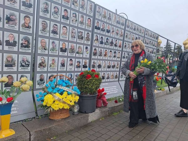 Ада Роговцева вшанувала пам’ять загиблих на війні черкащан
