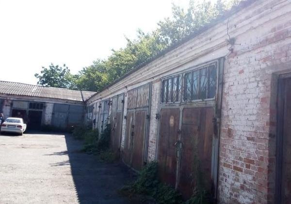 17 гаражів у центрі Сміли виставлено на аукціон
