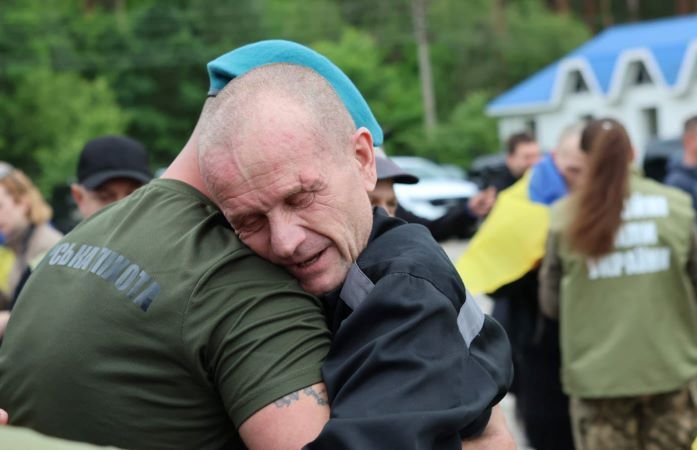 Нарешті вдома: ще чотирьох черкащан звільнили з російського полону