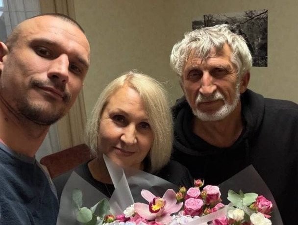 Тарас Цимбалюк показав батьків і їхню зустріч у Корсуні