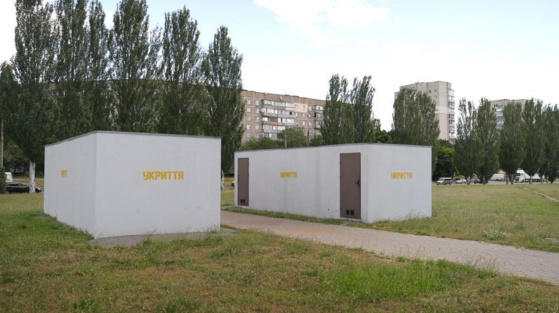 “Поставили в укриттях електронні замки для дистанційного відкриття, але їх одразу ж розгромили вандали”, – мер Черкас