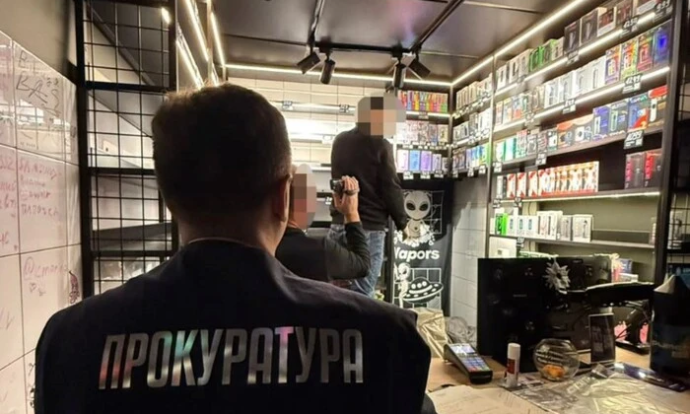 На Вінниччині ліквідували підпільний цех з виробництва вейпів