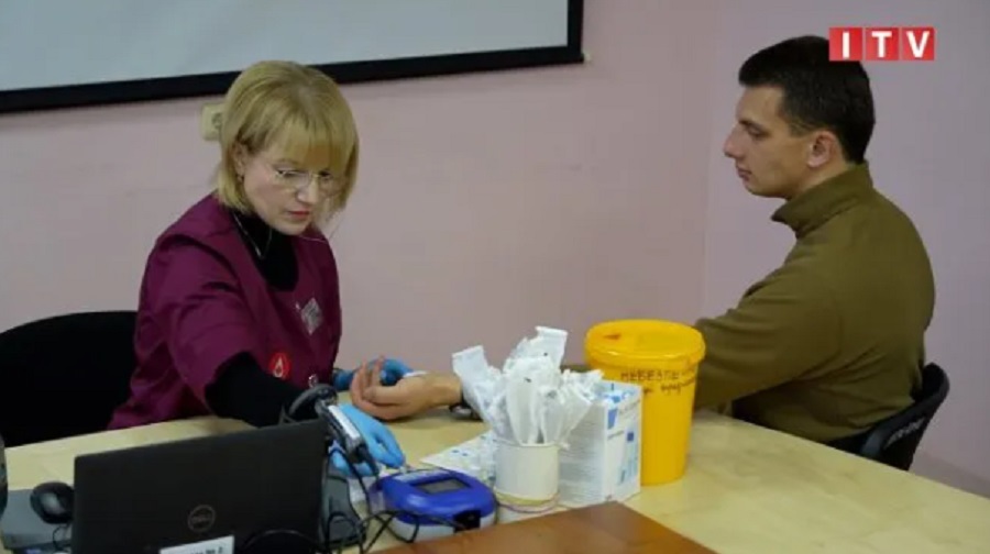 Вчора в Ірпені відбувся плановий день донора: за день зібрали до 100 порцій крові