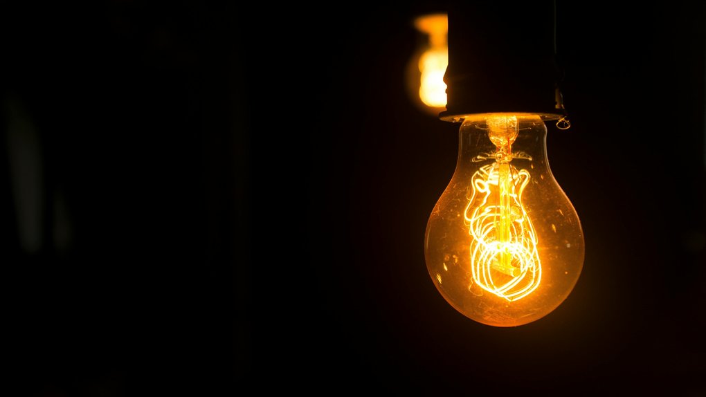 Через масовані ворожі атаки Київщина живе за графіками відключень: енергетики просять не вмикати всі прилади одночасно (ВІДЕО)