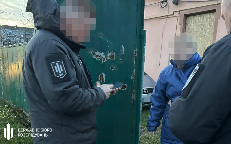 ДБР викрило фейкові виплати стороннім особам на понад 15,5 млн грн у військовій частині з Київщини (ВІДЕО)