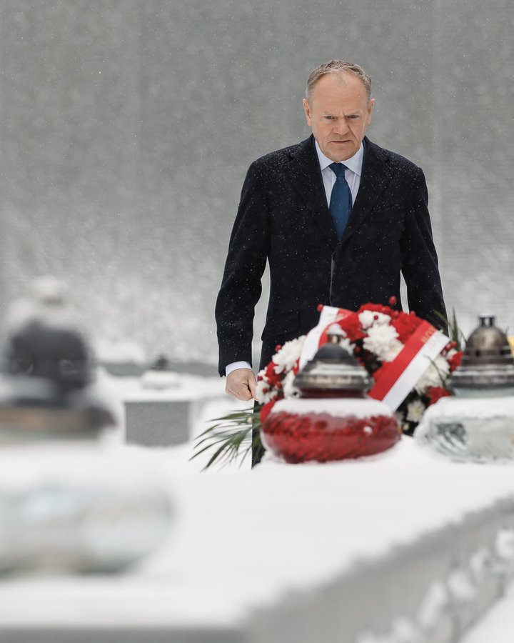 Дональд Туск вшанував пам’ять жертв на польському меморіалі у Биківні