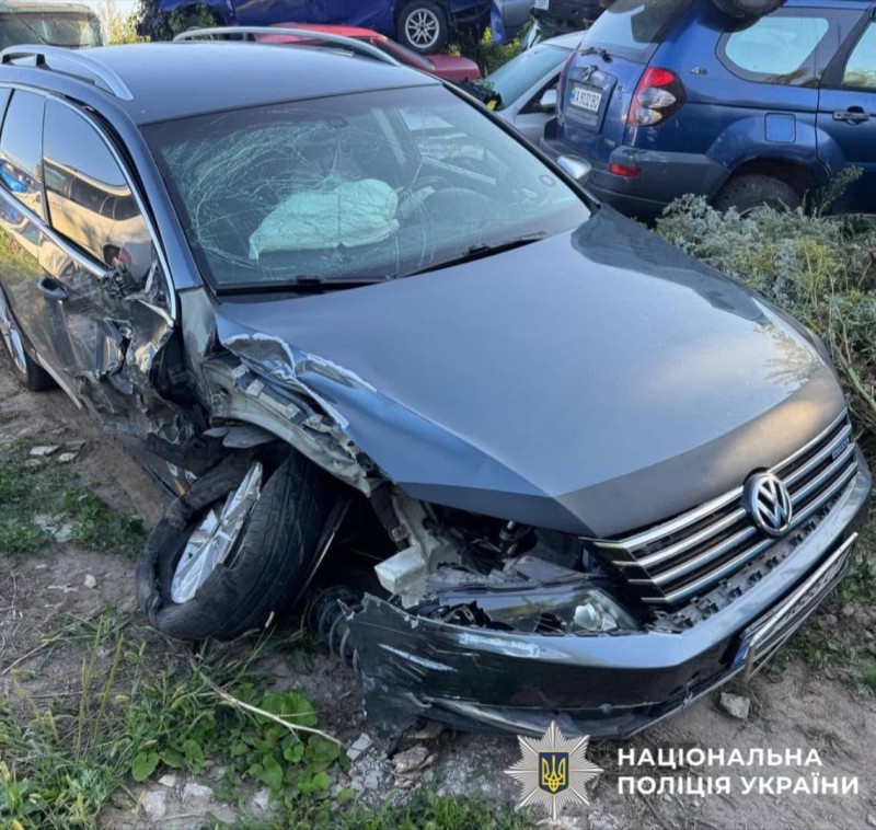 На Фастівщині чоловік викрав авто, сів за кермо напідпитку та потрапив у ДТП