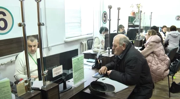 Кому з одержувачів державних соціальних допомог до 1 листопада 2025 року треба пройти фізичну ідентифікацію ?