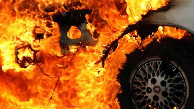 У Ніжині сталася пожежа автомобіля на вулиці Шевченка