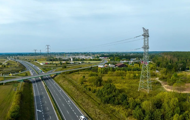 Україна має намір побудувати три високовольтні лінії до Польщі - Шмигаль
