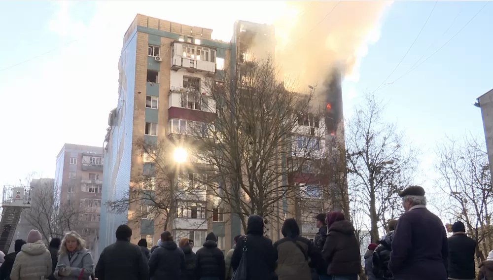 У багатоквартирний будинок у Тернополі, за попередніми даними, влучила ракета Х-101,...