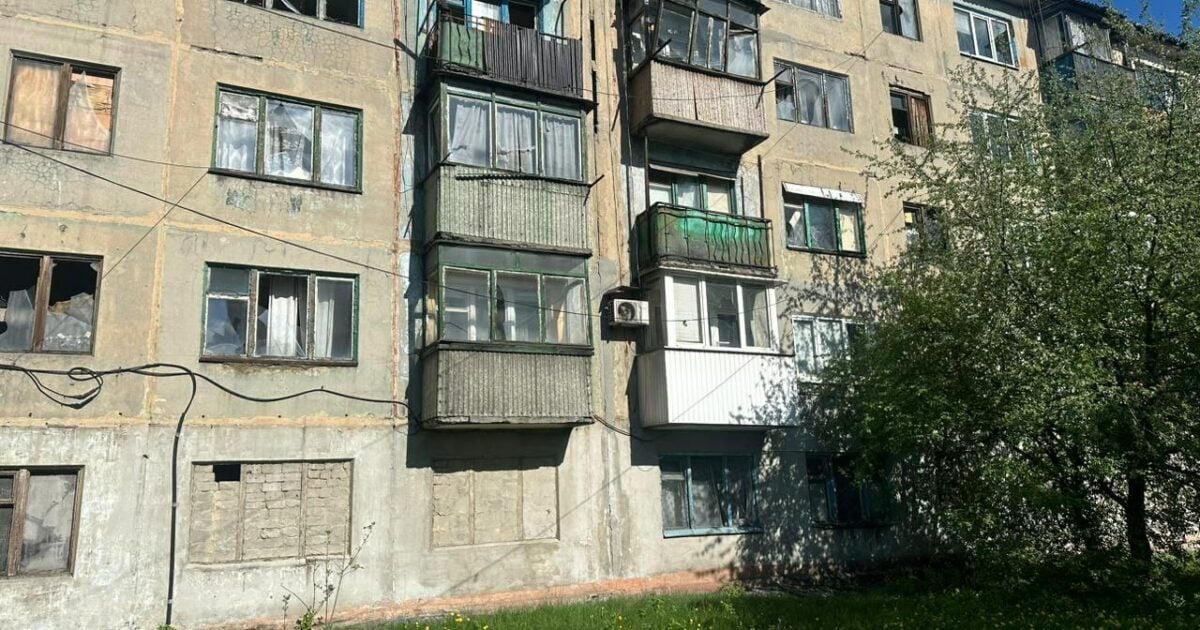 Українськ на Донеччині знову зазнав ракетного обстрілу, поранено чоловіка