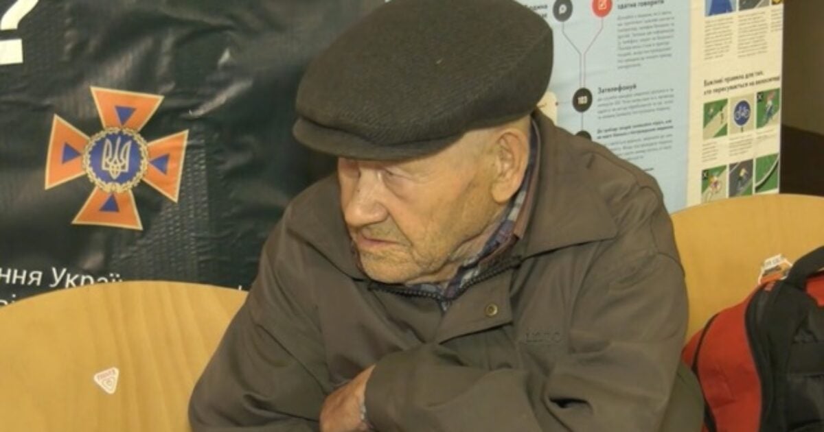 "Не хотів бути під росіянами": 88-річний чоловік вийшов з окупованої частини Очеретиного