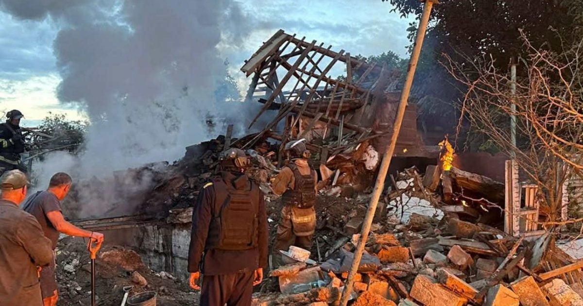 Шестеро людей загинули і 12 зазнали поранень через російські бомбардування на Донеччині