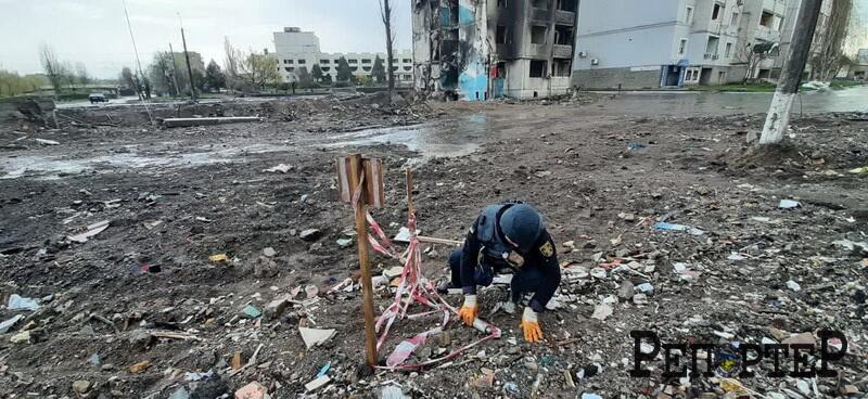 Як прикарпатські піротехніки розміновують міста на Київщині (фото)