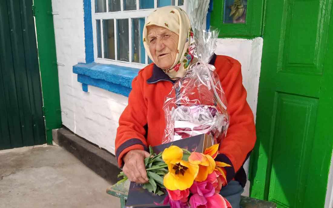 Мешканка Звенигородщини в 90 років чудово справляється з господарством