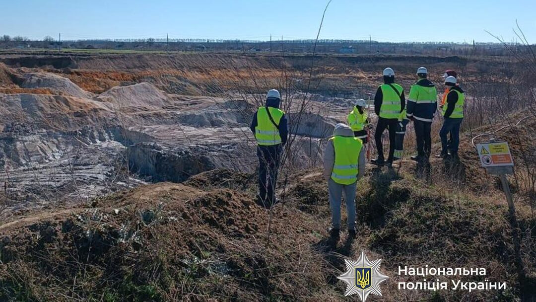 На Звенигородщині посадовцю інкримінують незаконний видобуток каолінів сумою на 190 млн грн