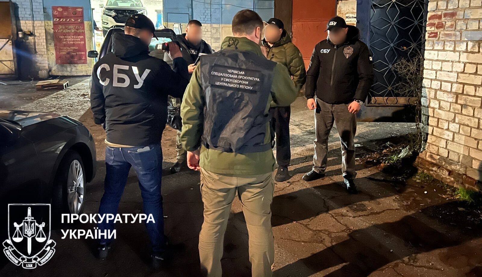 «Оберіг» за $15 тисяч — на Черкащині викрили військового та цивільного