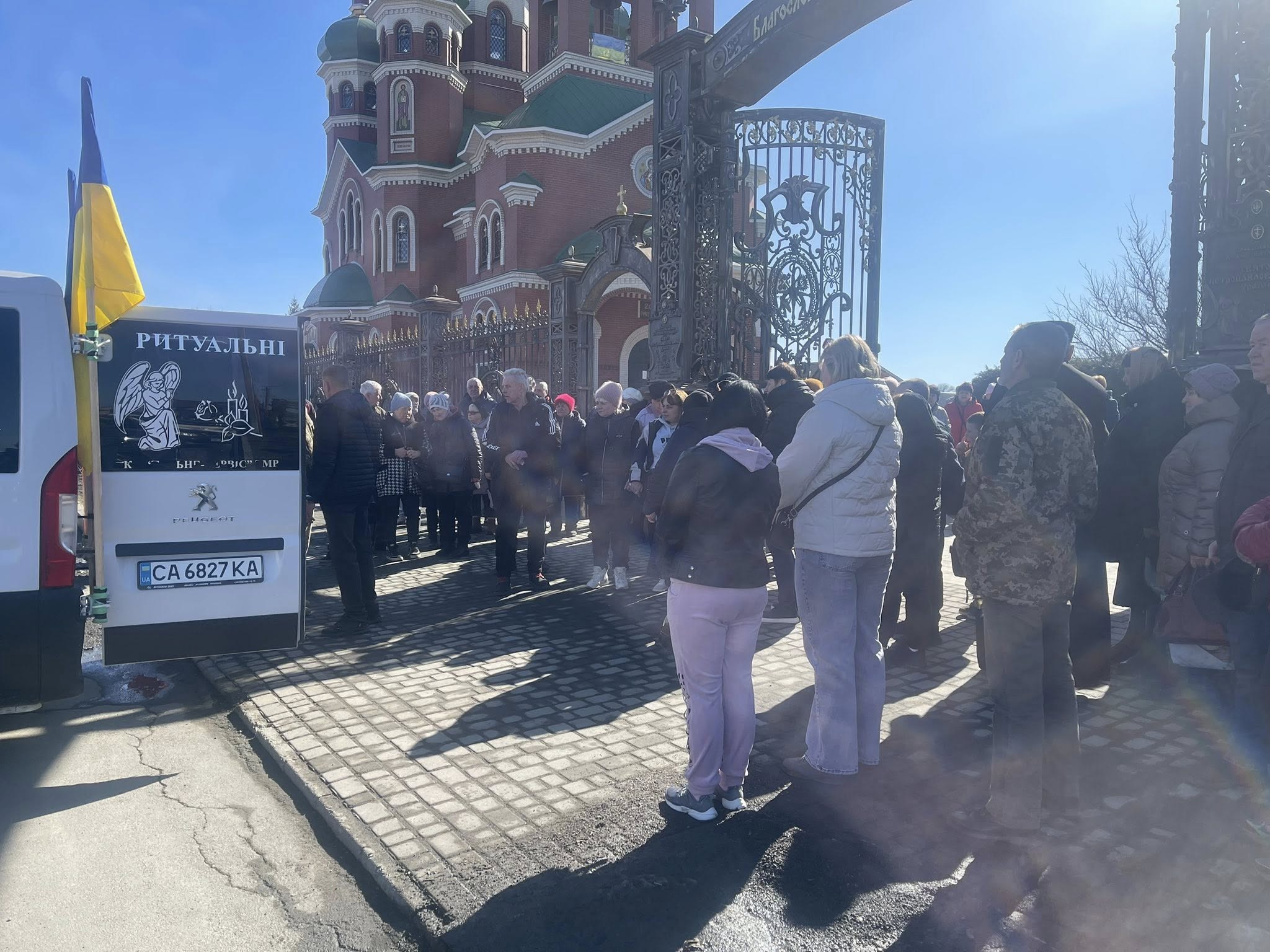 Герої не вмирають: Тальне попрощалося з мужнім воїном
