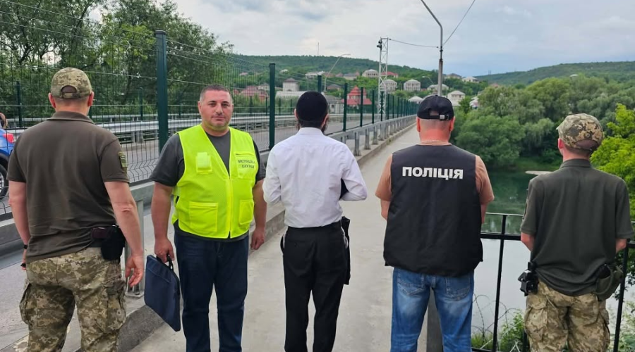 В Умані видворили іноземця, який користувався двома паспортами для перебування в Україні