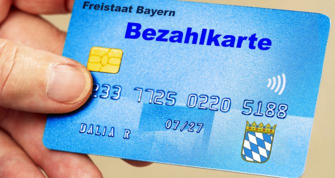 Змін у виплатах для українських біженців немає — і найближчим часом не буде