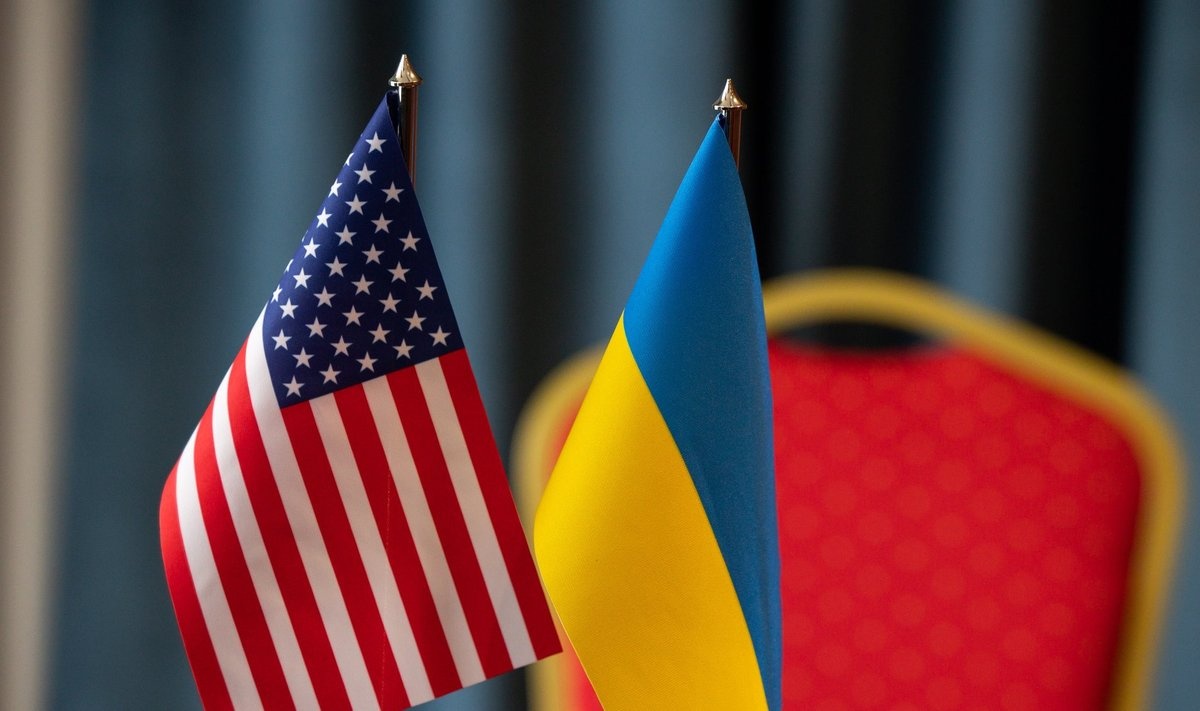 "Если Украина думает, что Конгресс выделит ей еще 60 миллиардов долларов, то это не так", - сенатор США