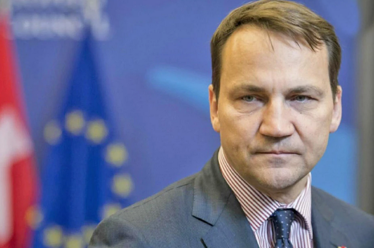 Польша поддерживает идею сбивать российские ракеты над Украиной, однако необходимо согласие НАТО, - Сикорский