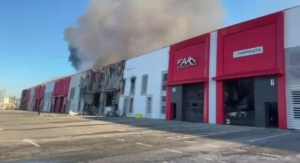 Российские ракеты уничтожили новое отделение "Укрпочты" во Львове, 900 посылок сгорело