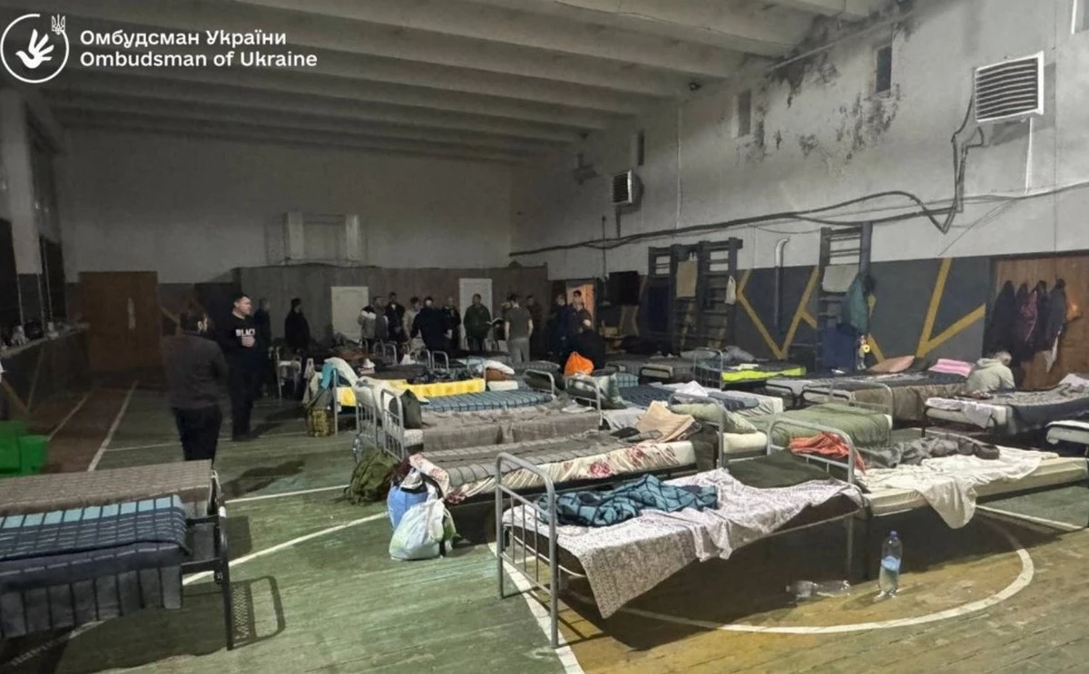 Омбудсмен показал изнутри жуткую ситуацию в Ужгородском ТЦК