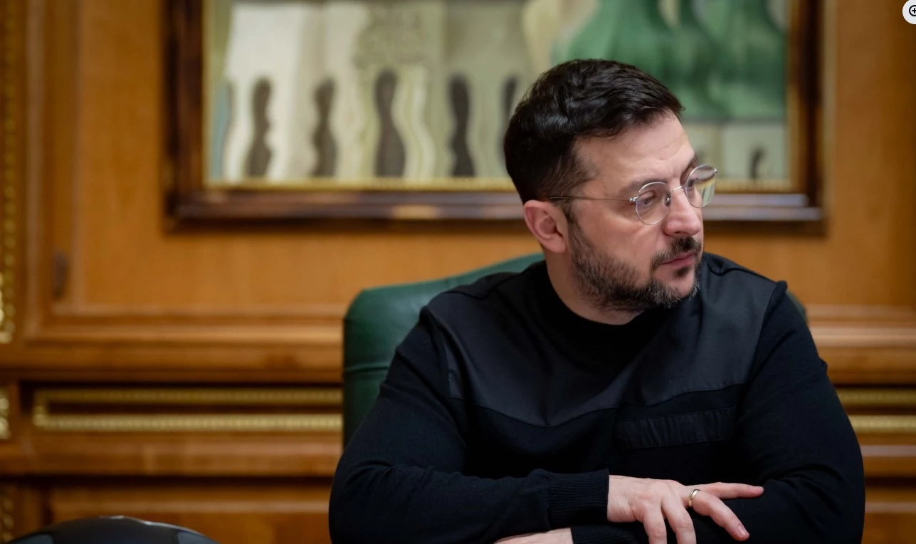 Ответят за „Охматдет“, Грозу и Чернигов: Зеленский ввел санкции против 127 командиров РФ, которые бьют ракетами по Украине