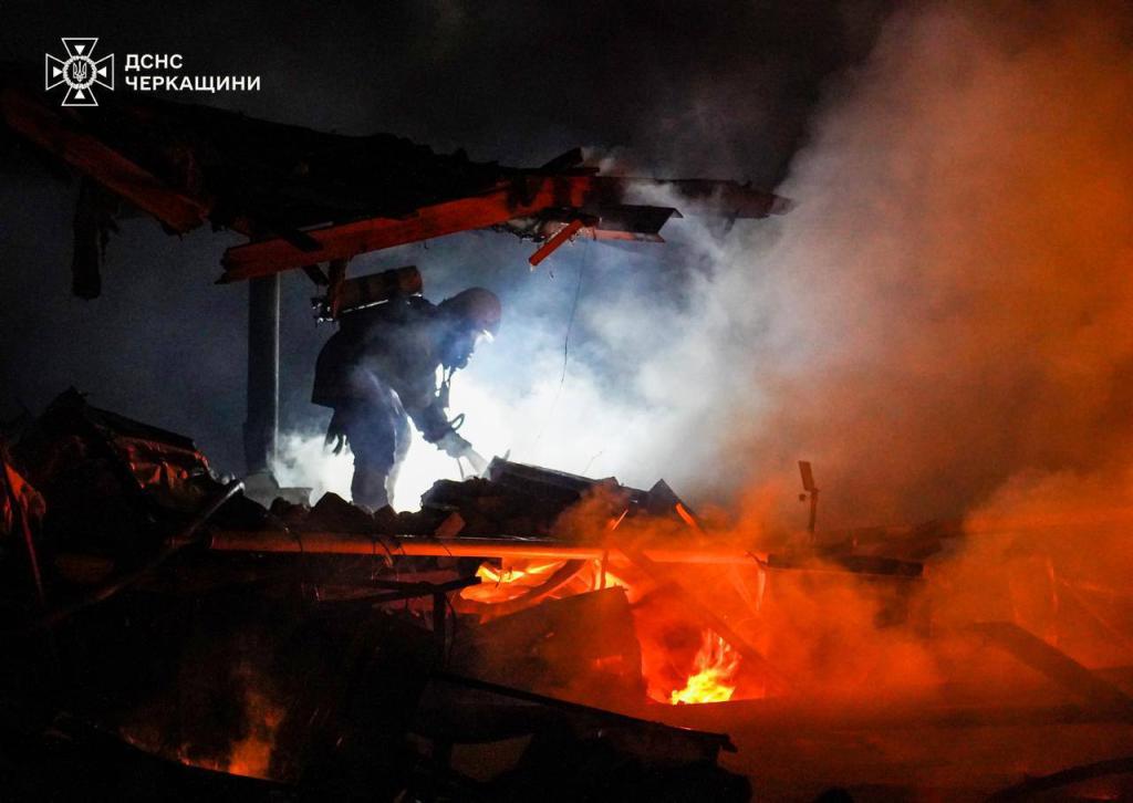 Ночью и утром враг атаковал 10 регионов Украины, ранены 6 человек
