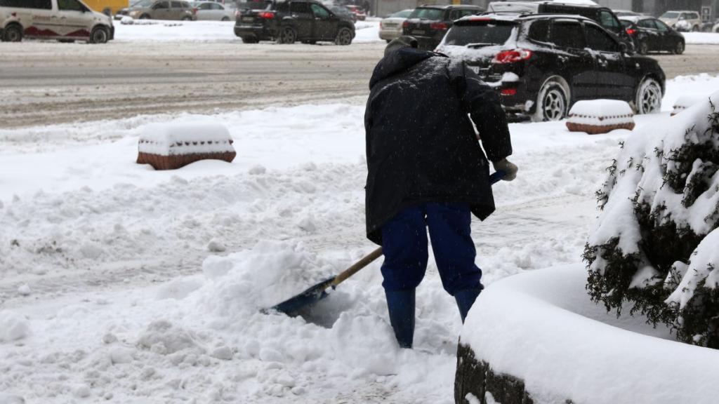Синоптики рассказали, какие города Украины завтра засыплет мокрым снегом