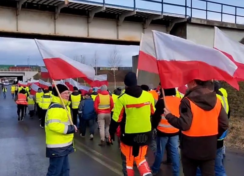 Забастовка в Польше: блокада пункта пропуска "Корчева-К...