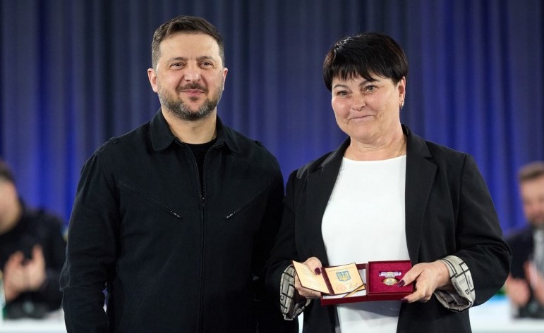 Нагорода всупереч реальності: голова Біленьківської громади отримала орден на фоні транспортного колапсу та атак FPV-дронів