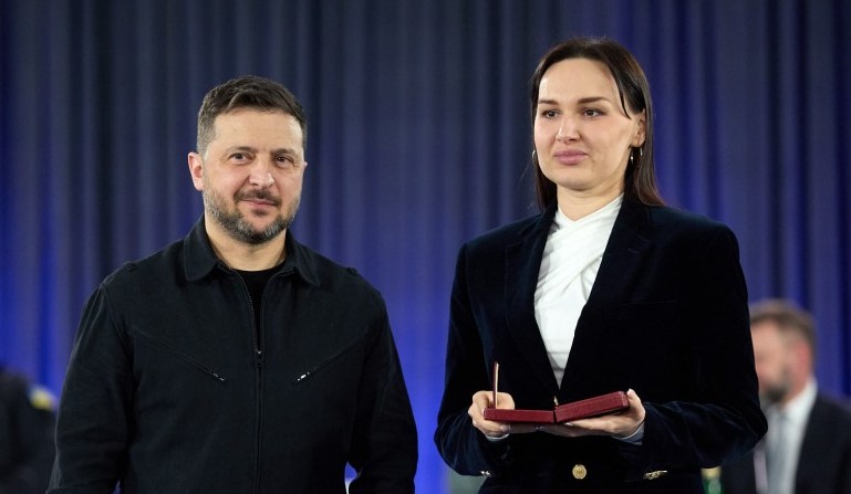 Орден для «весільної генеральші»: за які заслуги нагороджено голову Запорізької облради Олену Жук?