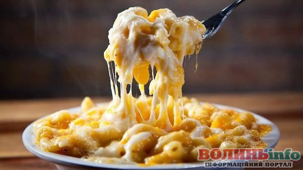 Мак енд чиз: кремові макарони з сиром, які підкорюють з першої ложки