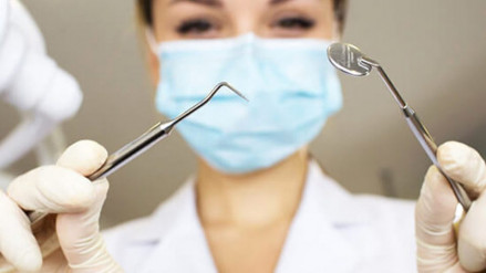 У п'яти медзакладах Прикарпаття безкоштовно робитимуть протезування зубів військовим