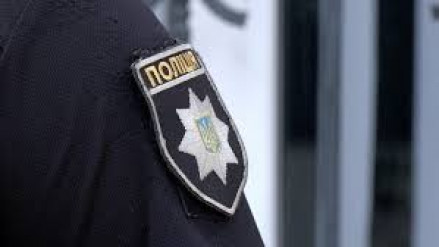 Франківська поліція розшукала хлопця, який вчинив наругу на місцевому кладовищі