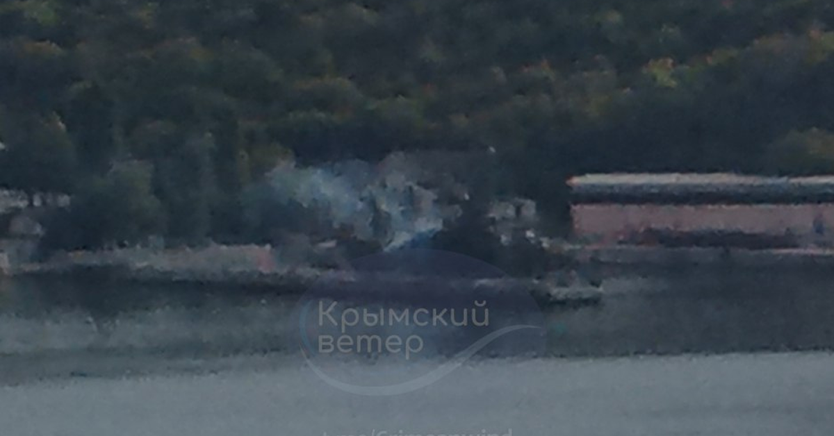 В Севастополе горел российский военный корабль (видео)