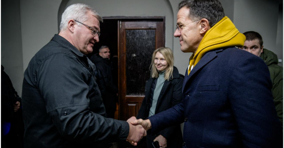 Генсек НАТО и глава МИД Украины совершили визит на Черниговщину