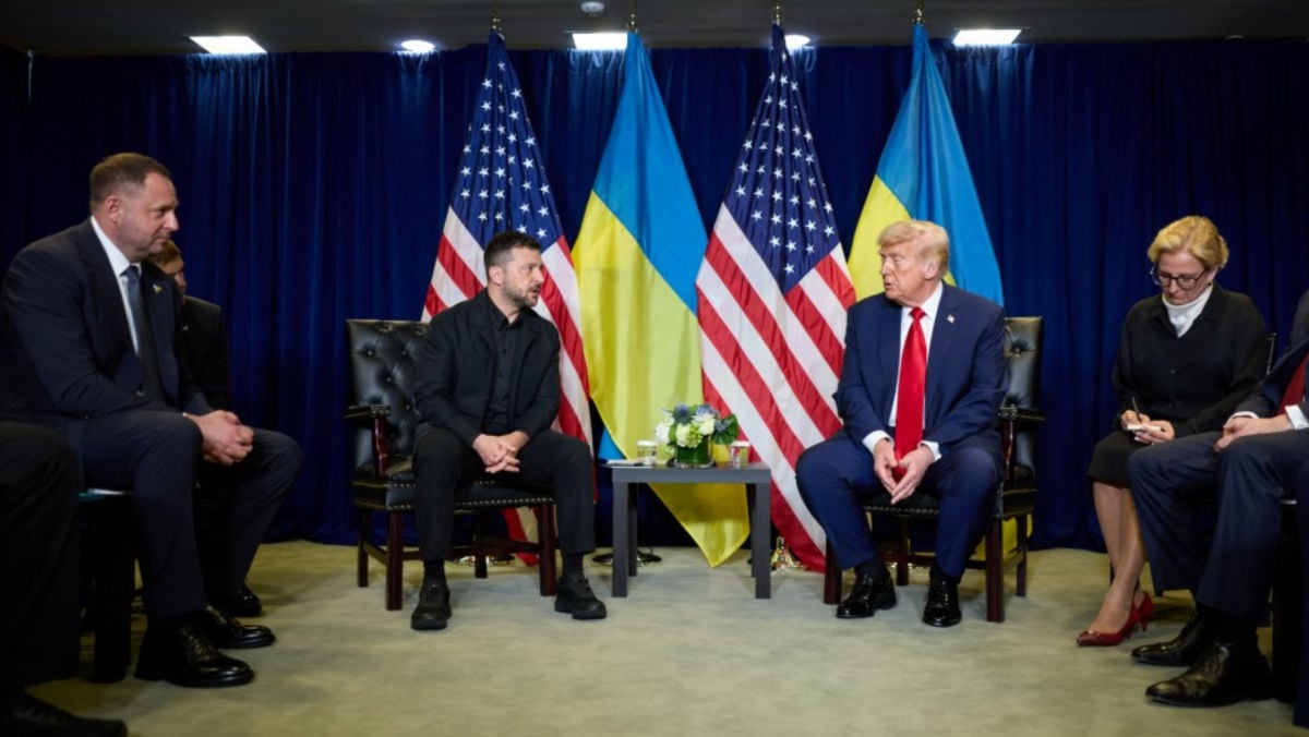 "Отказ Украины от территорий и части оружия", – Reuters и FT узнали первые детали секретного плана Трампа