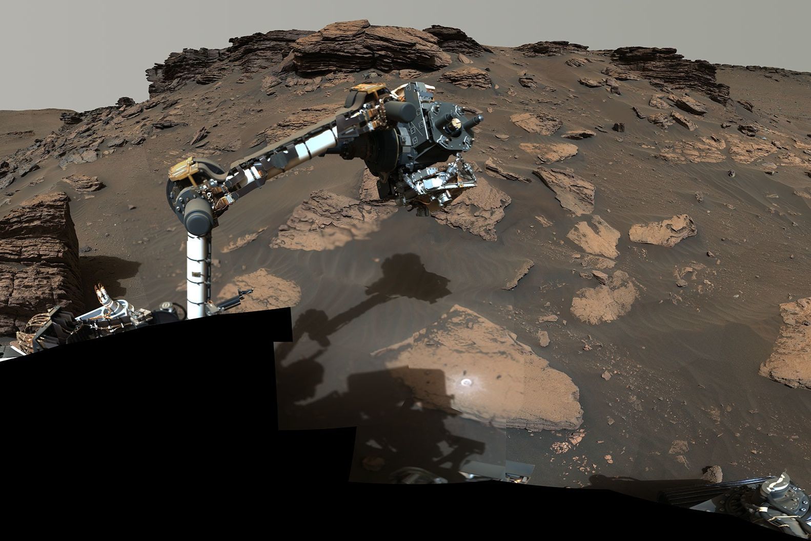 Марсоход NASA нашел следы существования большой реки на Красной планете – Reuters